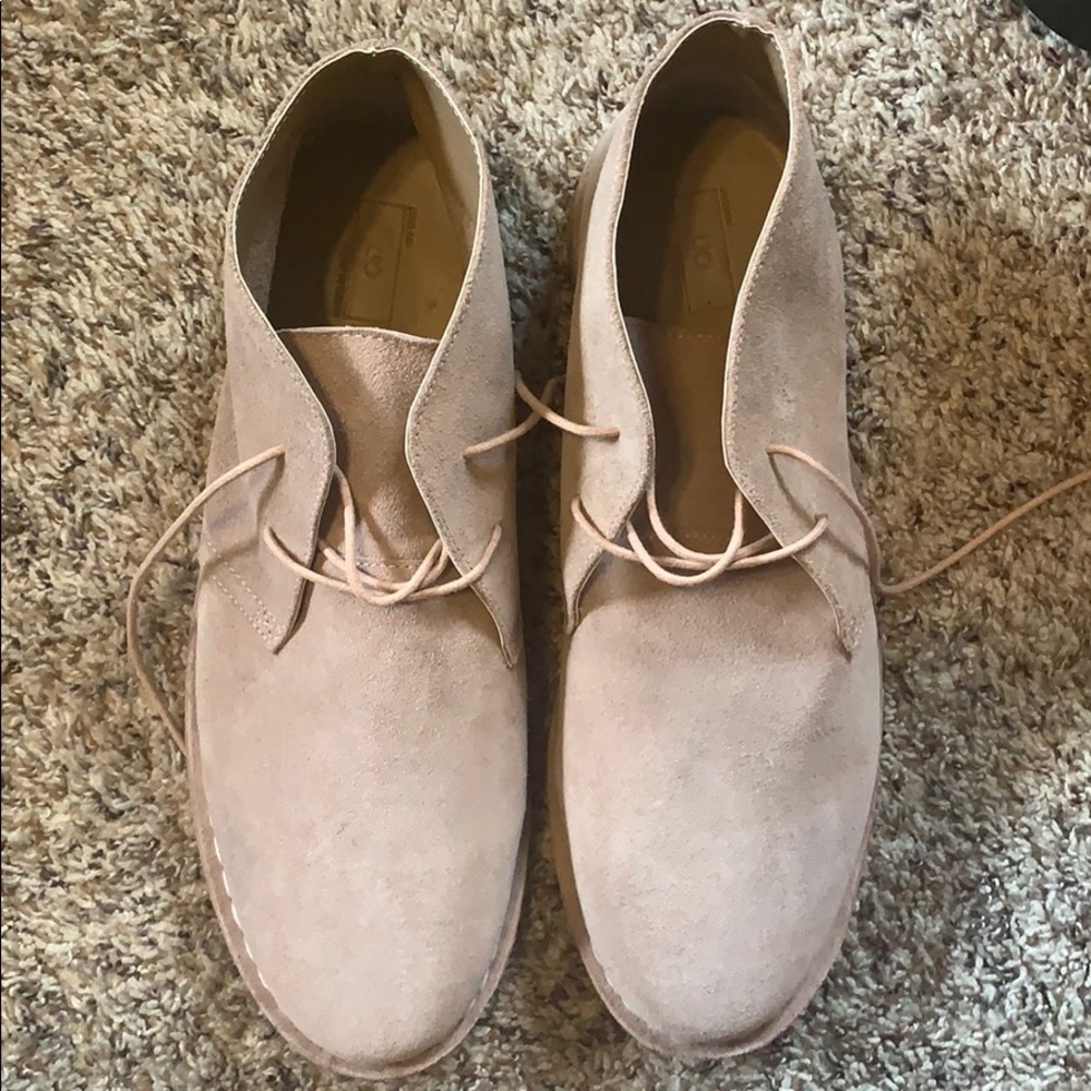 Men’s casual dress shoes
